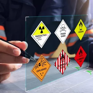 Imagem de capa para o Curso online Segurança na Manipulação de Produtos Químicos Perigosos