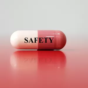 Imagem de capa para o Curso online Farmacovigilância e Suas Interfaces com a Área Regulatória