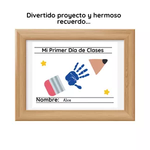 Imagen de portada para Ebook 🎒👧👦 Huella de mano para el primer día de clases (Manualidad): Recuerdo con lápiz (Descarga en PDF, opciones para 2025 y sin año)