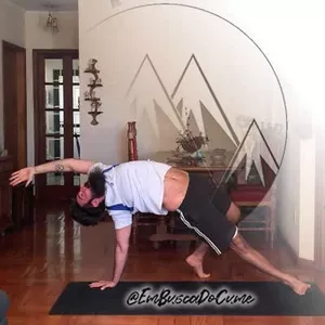 Imagem de capa para o Curso online Aulas de Yoga Online - @EmBuscaDoCume