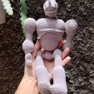 Imagem de capa para o Ebook Gigante de Ferro em Amigurumi