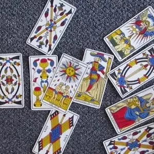 Imagen de portada para Curso online 🌟 Descubre el Arte del Tarot: Cómo Leer un Huevo con Burbujas 🌟