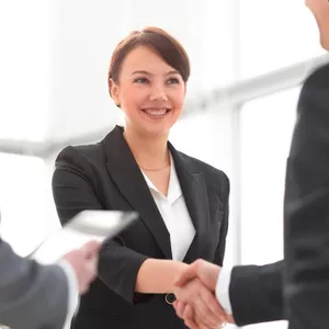 Imagem de capa para o Ebook Como iniciar um negócio em 2024: 8 passos para o sucesso 