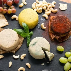 Imagem de capa para o Curso online Aprenda a fazer queijos e laticínios veganos do zero