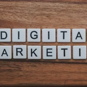 Imagem de capa para o Ebook Transforme Vidas com Marketing Digital Eficaz