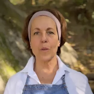 Imagem de capa para o Serviço online Sessão Exclusiva com a Chef Mônica Naves: Mentoria Valiosa Para Você Aprender A Faturar R$100 Mil 