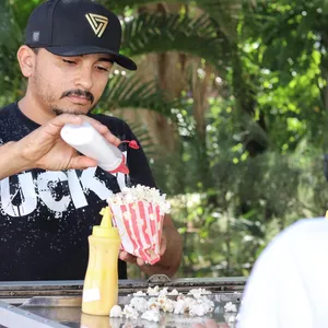 Imagem de capa para o Curso online pipoca de pipoqueiro em casa