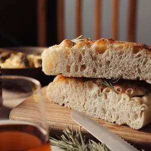 Imagem de capa para o Curso online FOCACCIA DE FERMENTAÇÃO NATURAL