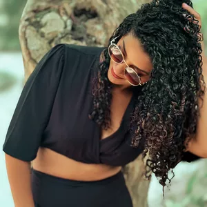 Imagem de capa para o Ebook Redescubra a Beleza dos Seus Cachos: Um Guia Completo de Cuidados