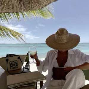 Imagem de capa para o Curso online PRESETS ELEGANTES - GIRLBOSS  