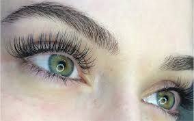 Imagem do curso CURSO DE EXTENSÃO DE CILIOS