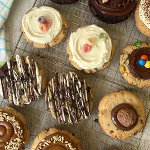 Imagen de portada para Curso online CRUMBL COOKIES - Galletas tendencia Fabi Pasteleria