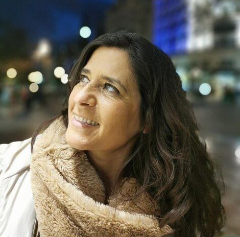 Maria Claudia L.