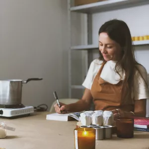 Imagem de capa para o Curso online Curso de Velas Terapêuticas 2022 