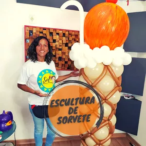 Escultura casquinha de sorvete de balões 