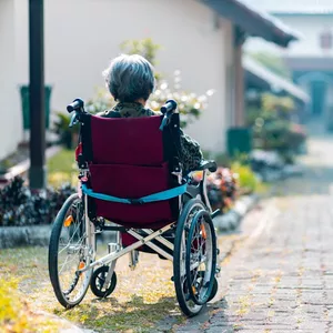 Imagem de capa para o Ebook Cuidando com Amor: Manual Prático para Familiares de Pacientes com Alzheimer