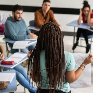Imagem do curso Projetos e Estratégias para o Ensino da EJA