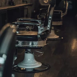 Imagem de capa para o Curso online Aprenda a se tornar um barbeiro com facilidade.