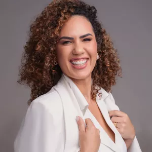 Imagem de capa para o Curso online Sessão Individual com Fabi Monteiro