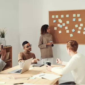 Imagem de capa para o Curso online Gestão da Comunicação Institucional