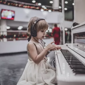 Imagen de portada para Curso online Aprende a Tocar un Instrumento: Bases Esenciales de la Música