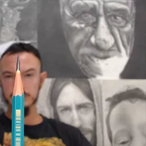 Imagem do curso CURSO DE DESENHO HIPER-REALISTA