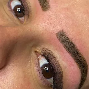 Imagem do curso EXTENSÃO DE CÍLIOS 