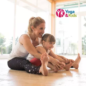 Imagen de portada para Curso online Curso Online de Yoga en Familia