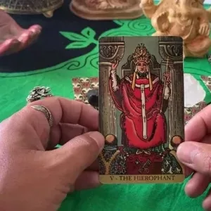 Imagen de portada para Curso online 🌟 Descubre Los Arcanos I Ching: Tu Guía en el Tarot 🌟