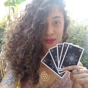 Imagem de capa para o Serviço online Leitura de Tarot Mensal 