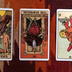 Imagen de portada para Curso online Vidente Recomendada 🔮: Consulta de Tarot 24/7 📞