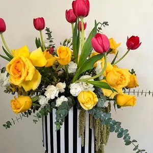 Imagen de portada para Curso online Arreglo floral en bases 