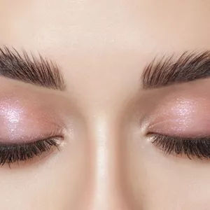 Imagen de portada para Curso online Curso de cejas  pestañas pelo a pelo 