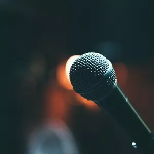 Imagem de capa para o Curso online Curso de canto para iniciantes: transforme sua voz