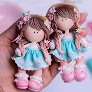 Imagen de portada para Curso online "Muñeca Rusa Paso a Paso en Porcelanicrón - Porcelana Fría