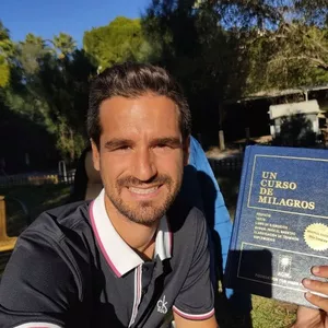 Imagen de portada para Curso online Lectura Un Curso de Milagros UCDM