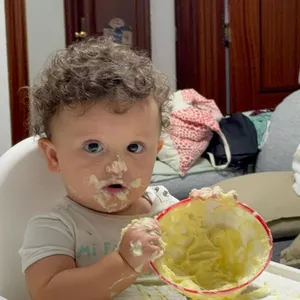 Imagen de portada para Ebook Afrontando los desafíos de los primeros meses: La guía para hacer feliz a tu bebé