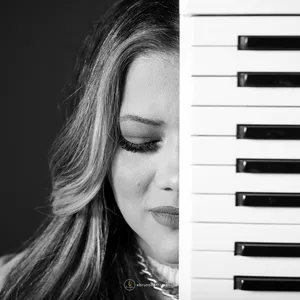 Imagem de capa para o Curso online Aprenda a Cantar a Música – Curso por Assinatura