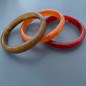 Image de couverture pour le Cours en ligne From Bags to Bracelets: How Accessories Define Your Look