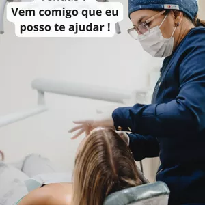Imagem de capa para o Curso online Profissão clareamento como dentista estão lucrando com moldeiras para clareamento 