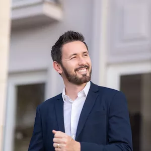 Imagem de capa para o Curso online FORMAÇÃO DE TERAPEUTAS E MENTORES - INSTITUTO MV