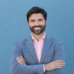 🔹Roberto Bazán, Emprendedor.