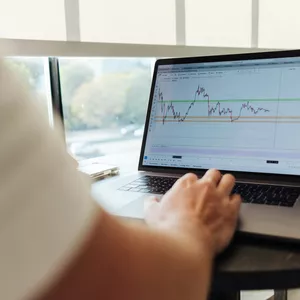 Imagen de portada para Curso online Trading al alcance