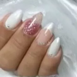 Imagem de capa para o Ebook Curso técnico em alongamento de unhas em gel para iniciantes.