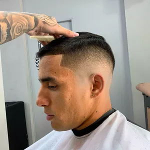 Imagem de Curso Profissionalizante de Barbeiro by Madu Barber  criado por  na hotmart