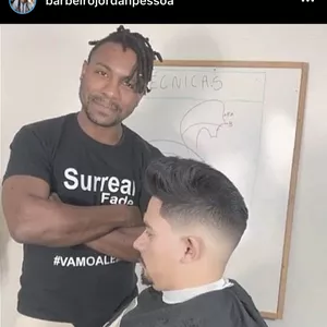 Imagem de capa para o Curso online Workshop Surreal Fade (Comb Less)