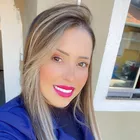 ARIANE SIQUEIRA ESPECIALISTA EM LOIROS E ALONGAMENTOS
