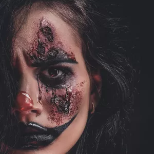 Imagen de portada para Curso online MAQUILLAJE ARTISTICO Caracterización y FX