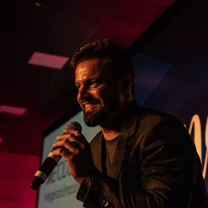 Imagem de capa para o Curso online Oratória - Falar em Público