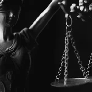 Imagem de capa para o Ebook Resumo Estratégico de Direito Constitucional para Concursos